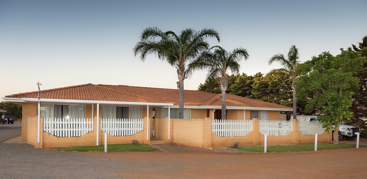 Rhodeside Lodge Geraldton Exterior photo